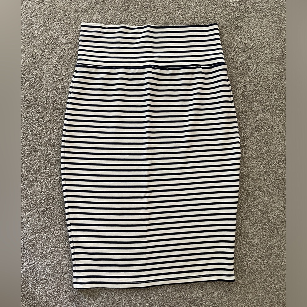 Lily Black Stretchy Navy and White Striped Fitted Midi Skirt | Size L